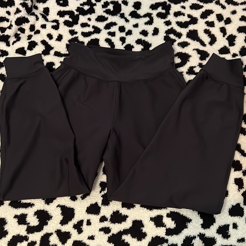 Black Old Navy power soft jogger leggings